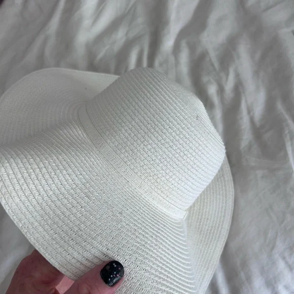 Time and Tru Classic White Wide-Brim Hat - Picture 8 of 9